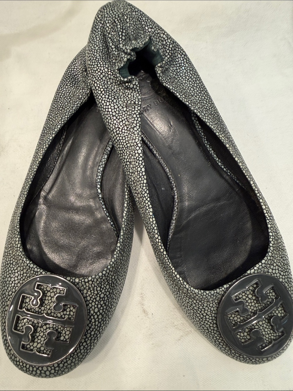 Tory Burch Black and Gray Pebbled Logo Ballet Flats